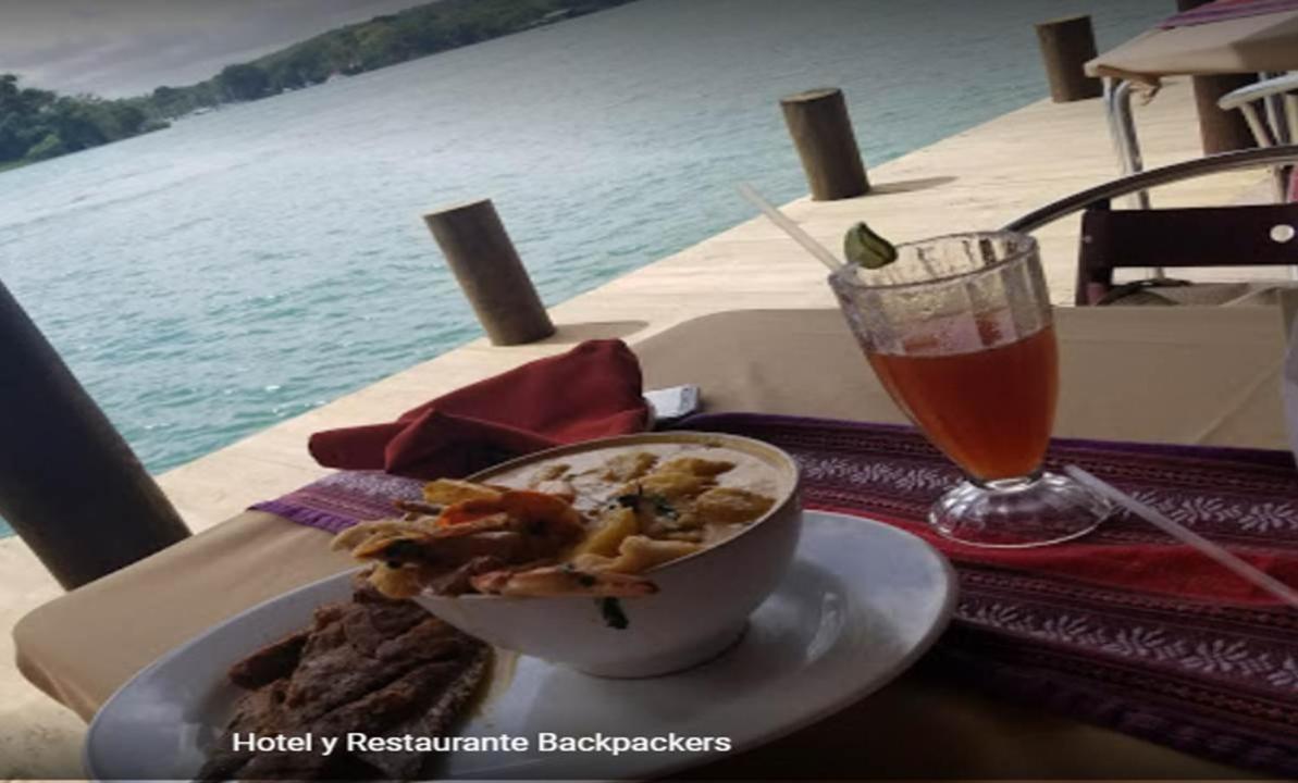 نهر دولسي Hotel Y Restaurante Backpackers المظهر الخارجي الصورة